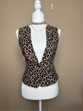 Leopard Print Sleeveless Vest in Tan and Black